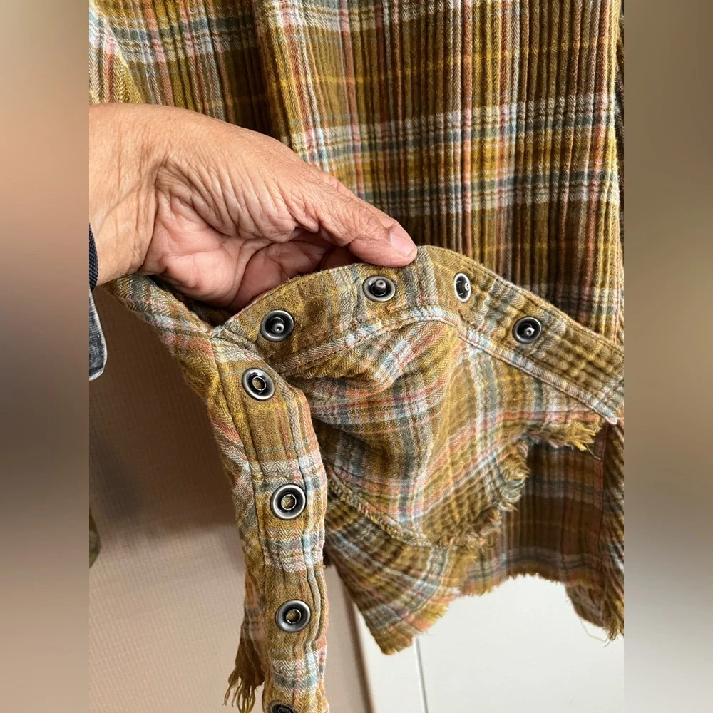 Free People Juniper Ridge Plaid Raw Hem Distressed Boho Grunge Shirt S - Picture 6 of 7